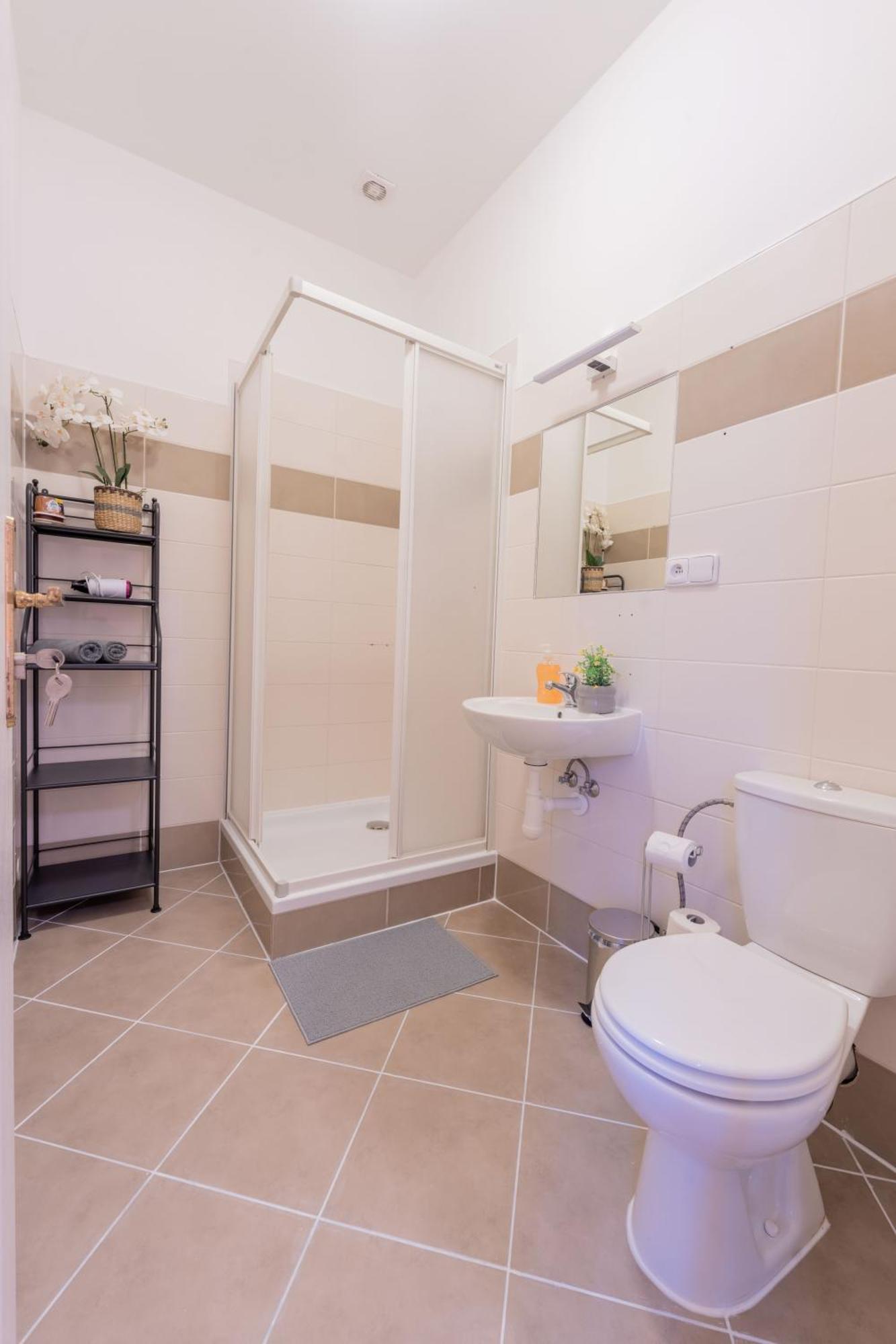 Stellar Female Hostel Prague Ngoại thất bức ảnh